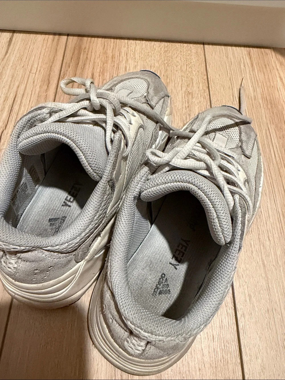 adidas Yeezy Boost 700